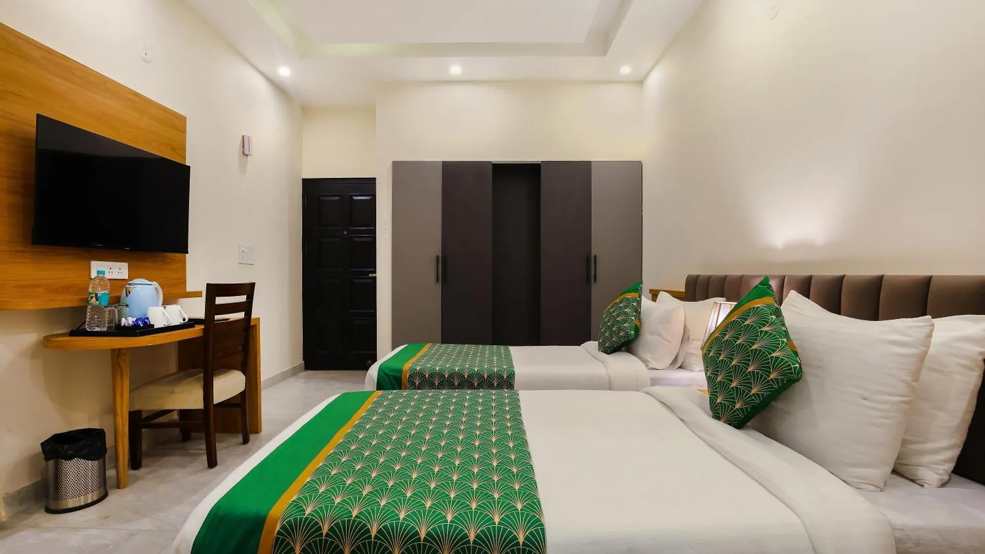 Opo Essential Hotel Gurgaon