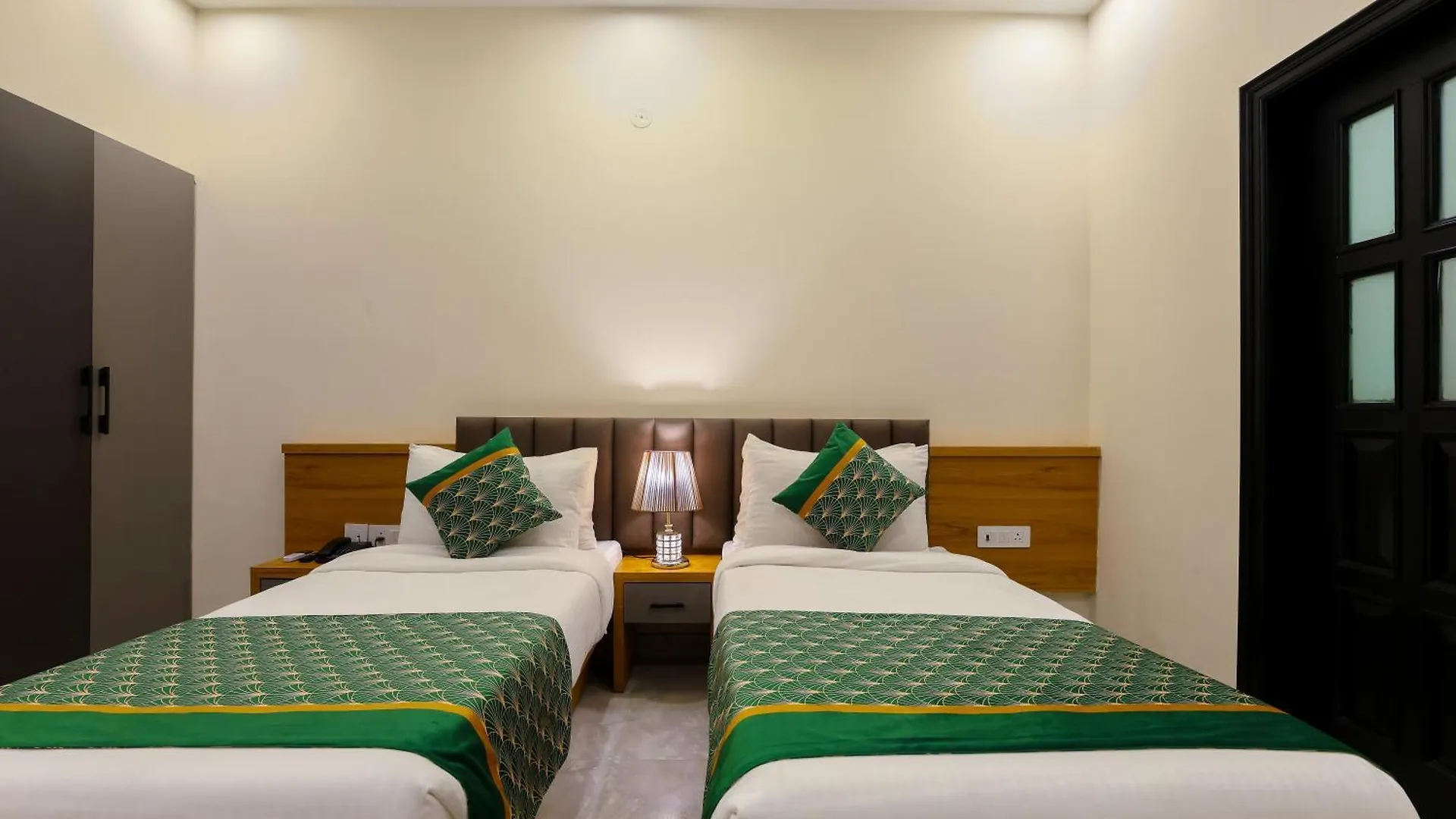 Opo Essential Hotel Gurgaon