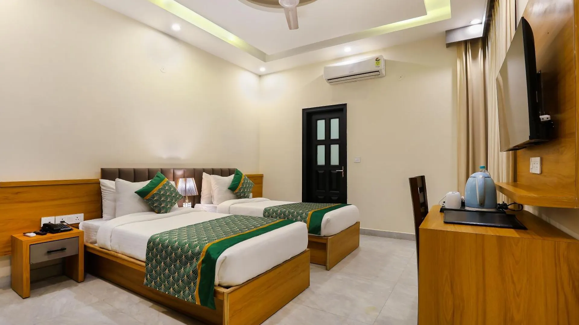 Opo Essential Hotel Gurgaon