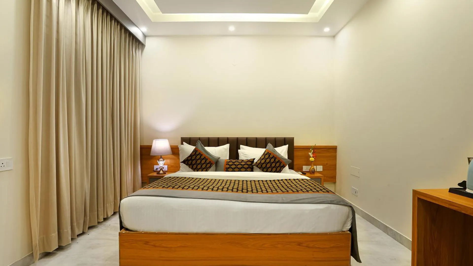 Opo Essential Hotel Gurgaon