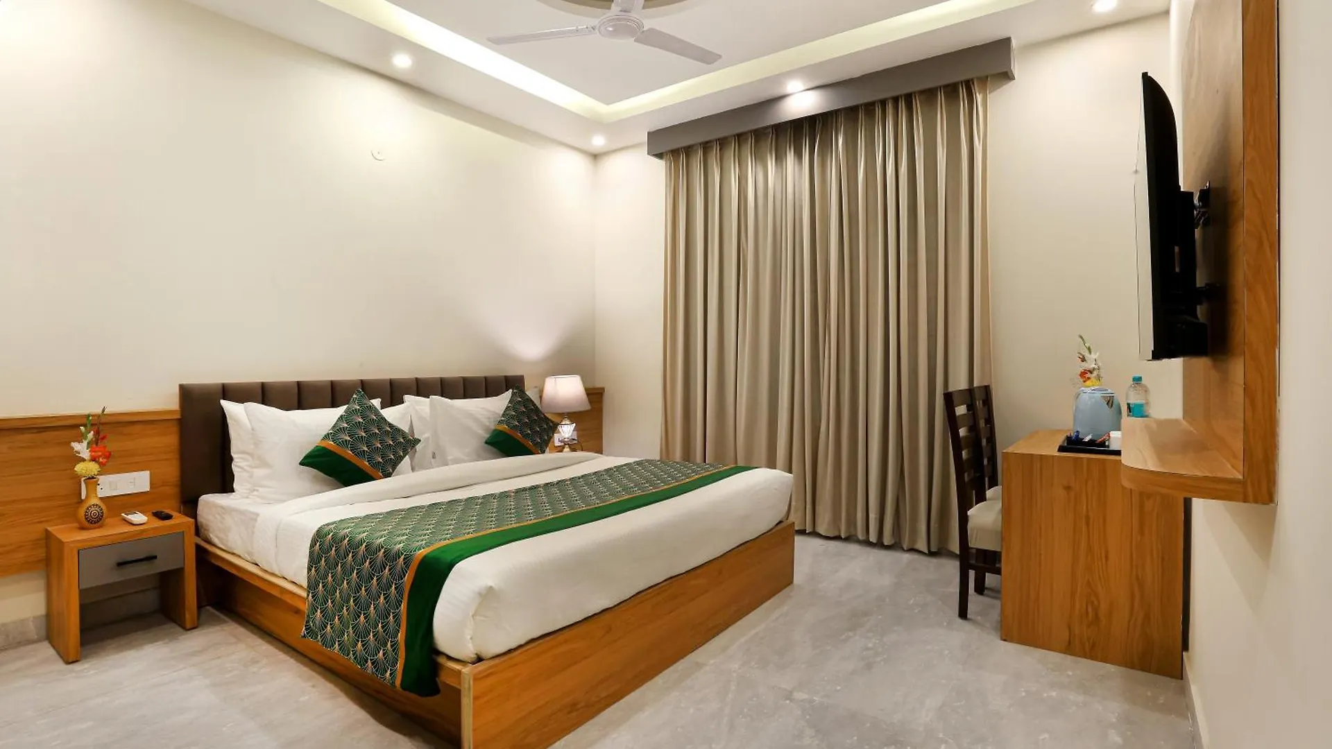 Opo Essential Hotel Gurgaon
