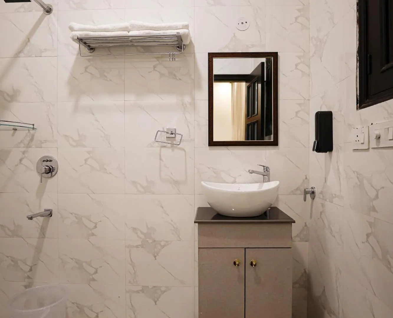 Opo Essential Hotel Gurgaon