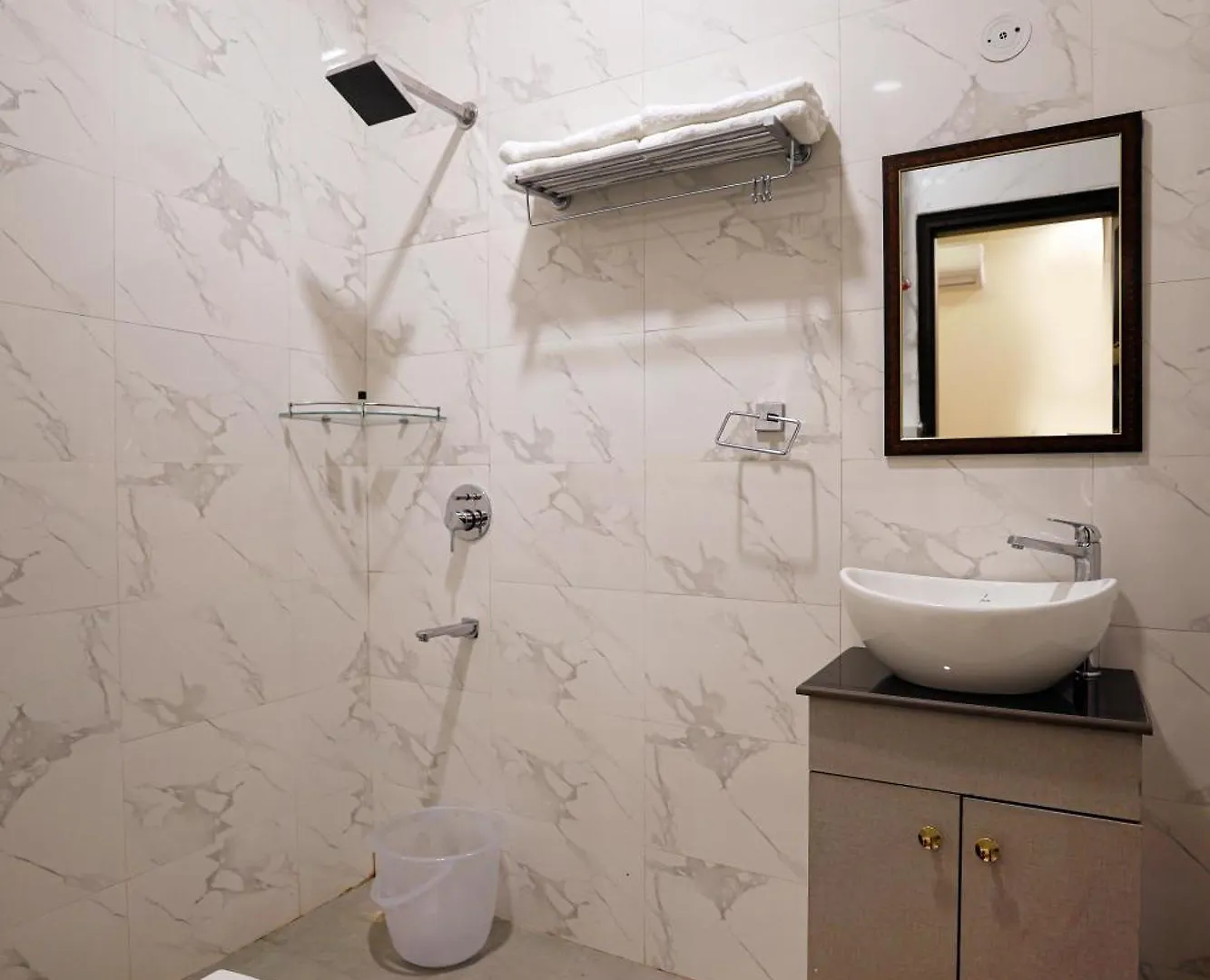 ***  Opo Essential Hotel Gurgaon India