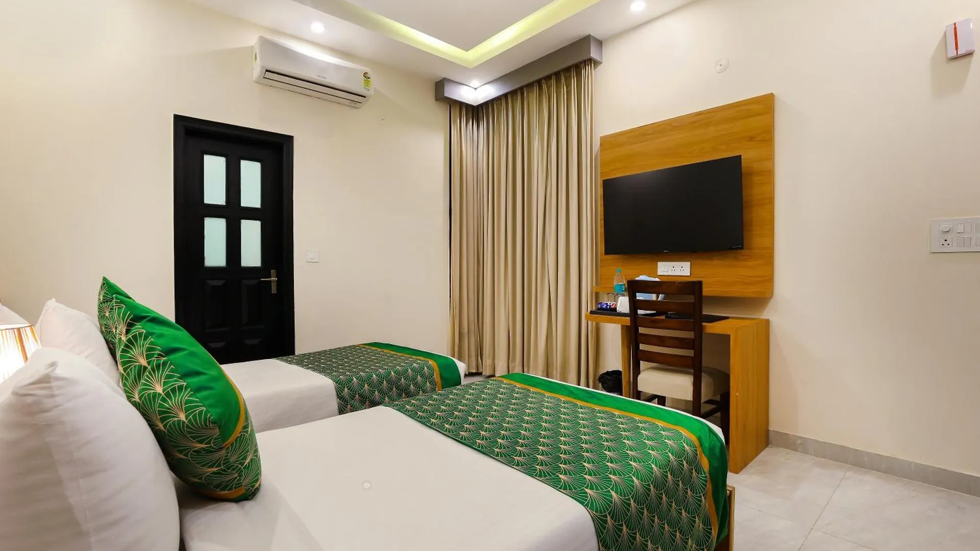Opo Essential Hotel Gurgaon
