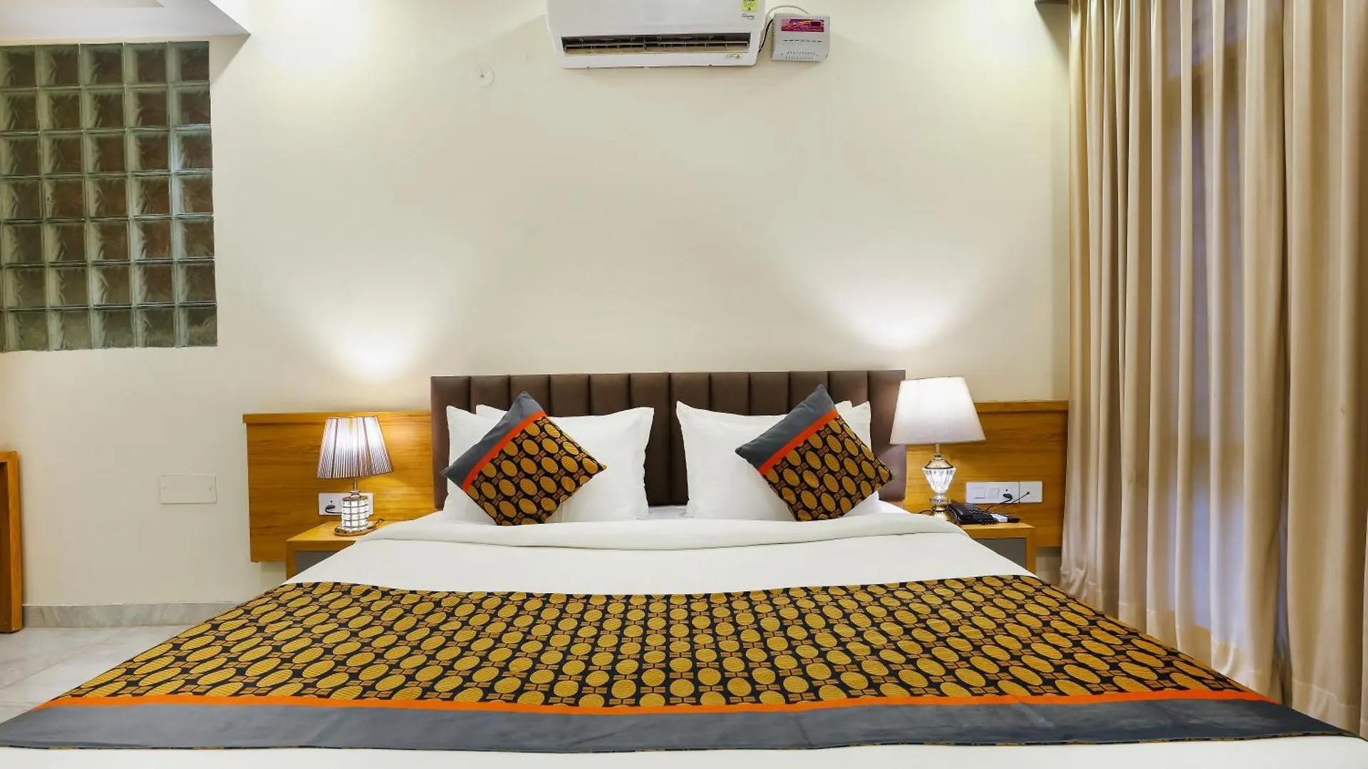 Opo Essential Hotel Gurgaon 3*,  India