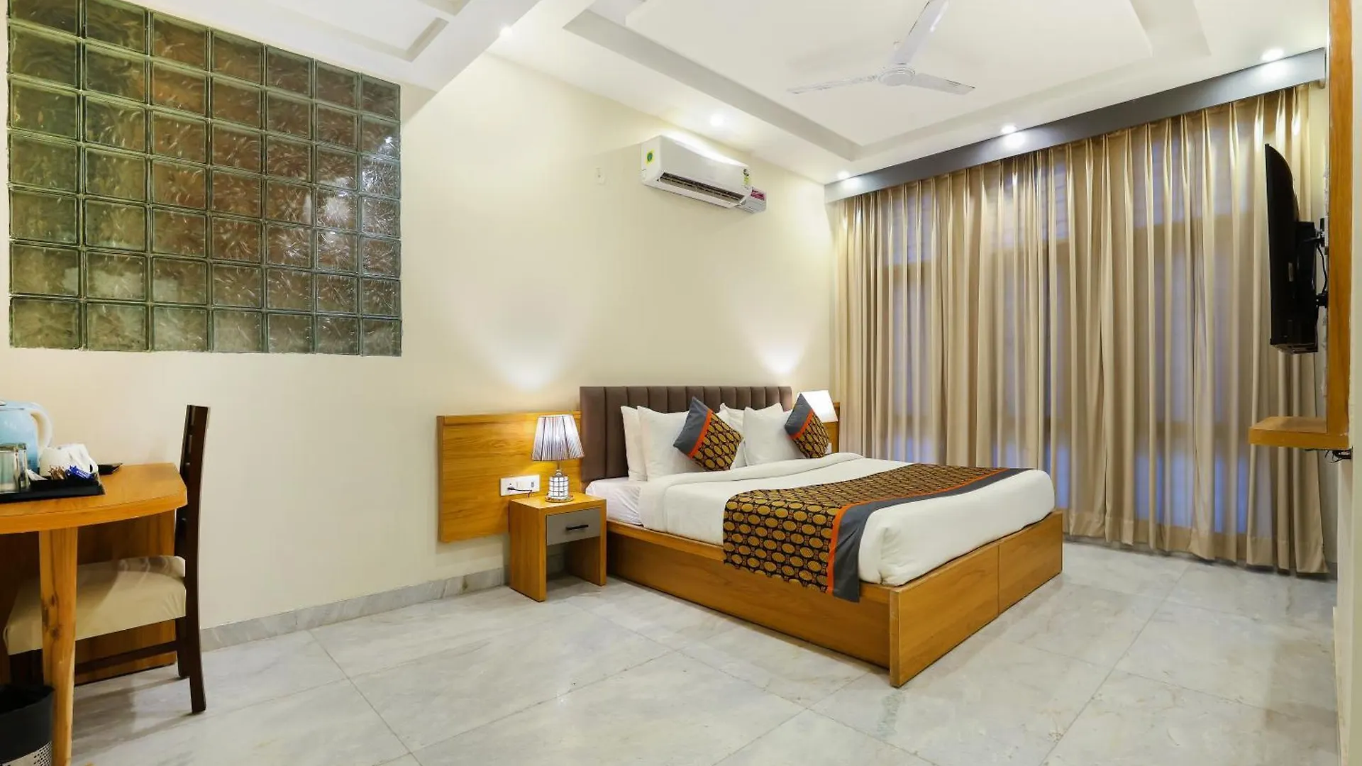 Opo Essential Hotel Gurgaon